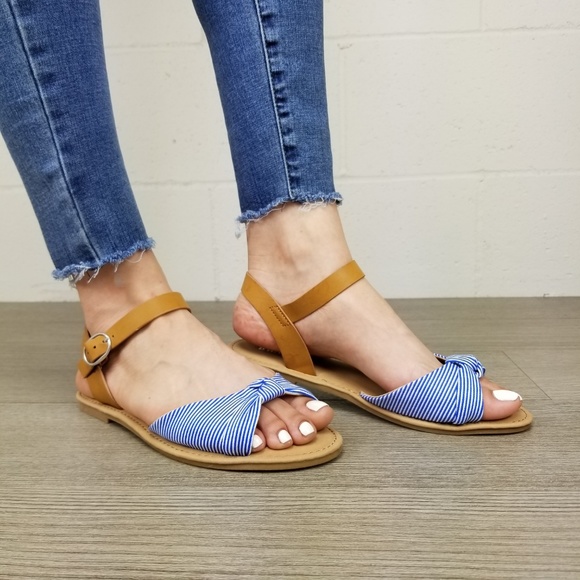 Cute Blue & White Flat Striped Sandals - G - Picture 6 of 8